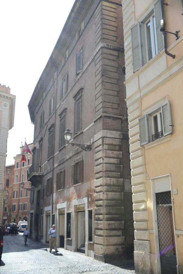 Appartamento Due Mondi, Pantheon